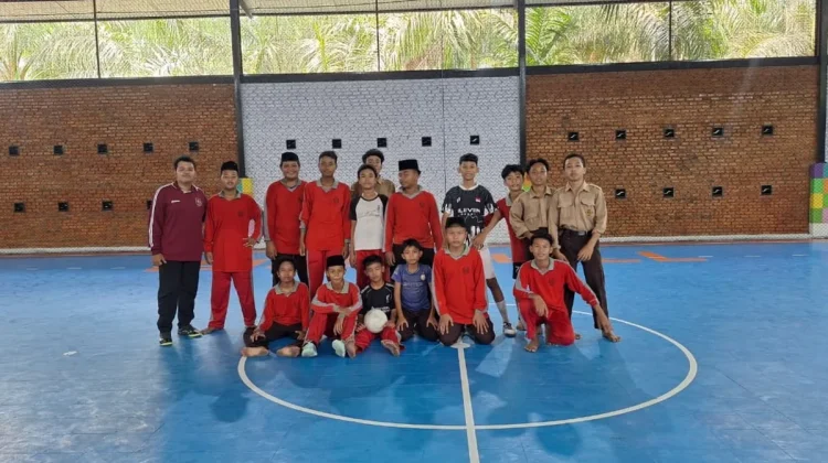 Futsal Jadi Sarana MTs Raudhatut Thullab Siak Kecil Bentuk Karakter Siswa