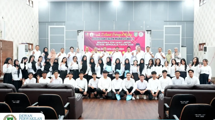 Ketua DPRD Bengkalis Minta Penerima Beasiswa SDM Sawit Kembali Bangun Daerah