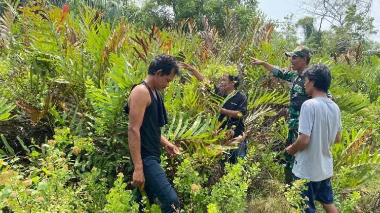 Babinsa dan Warga Patroli Karlahut di Selatpanjang, Nihil Titik Api