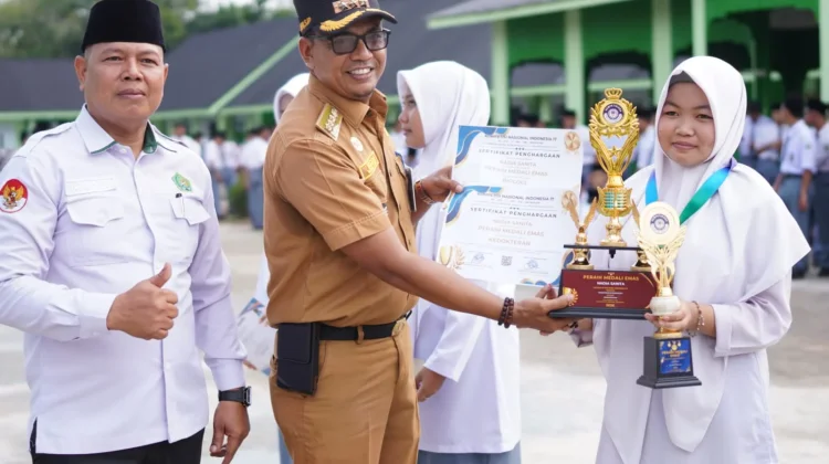Camat Rangsang Barat Tekankan Disiplin dan Karakter Siswa MAN 2