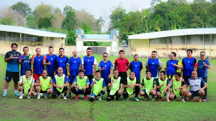 Sekda Bengkalis Ikuti Fun Football Peringatan Pancasila