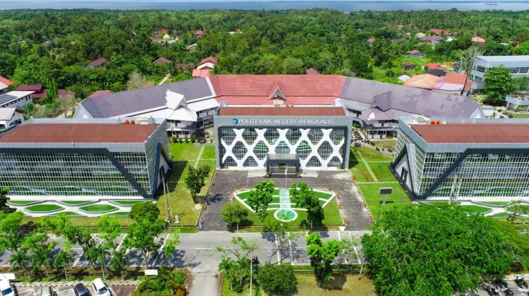 Polbeng Kampus Paling Berkelanjutan di Riau Versi UI GreenMetric 2026