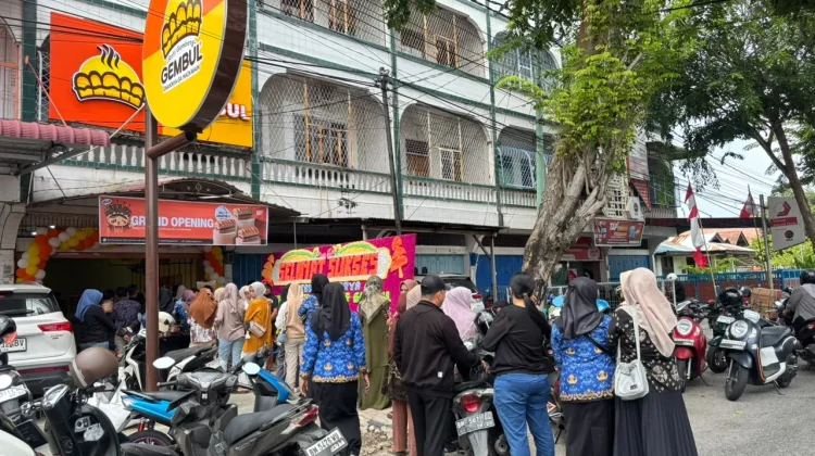Roti Gembul Ramai Diserbu Pembeli di Bengkalis