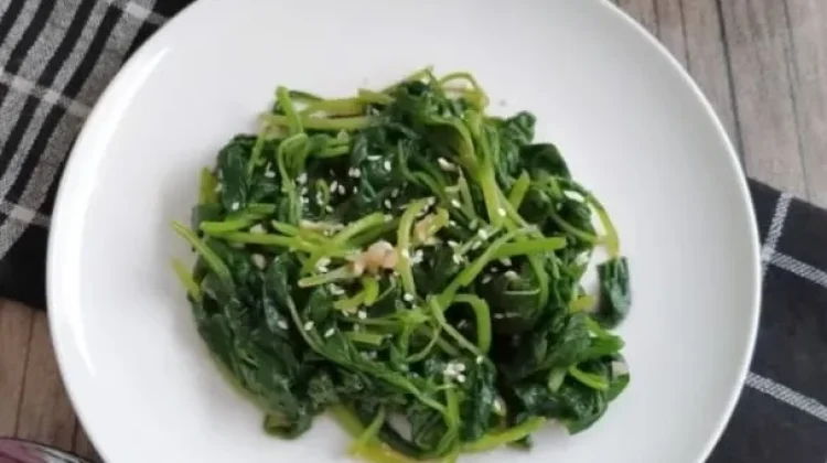 Resep Sigeumci Namul, Salad Bayam Korea