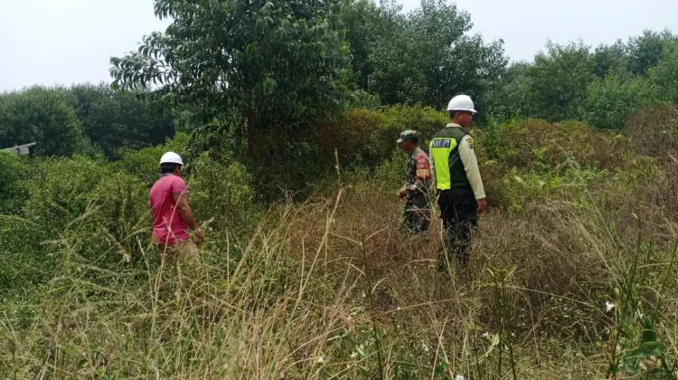 Patroli Karhutla di Lukit, Babinsa Pastikan Tak Ada Titik Api