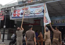Satpol PP Siak Tertibkan Reklame Langgar Perizinan Daerah
