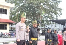 Polres Bengkalis Resmi Kenakan Tanjak Melayu
