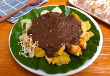 Rujak Cingur Surabaya, Kuliner Legendaris Kaya Cita Rasa
