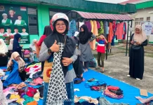 Bazar MAN 1 Bengkalis Tawarkan Pakaian Layak Pakai dengan Harga Serba Dua Ribu