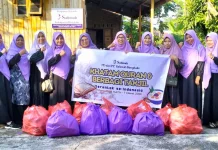 PD Salimah Bengkalis Berbagi Takjil di Cik Mas Ayu, Kelurahan Rimba Sekampung