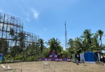 Warga Pangkalan Batang Barat Bangun Dua Menara Lampu Colok Sambut Idulfitri