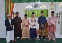 Jemaah Musholla Al Azhar Gelar Sholat Idul Fitri