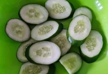 Lalapan Timun Segarkan Hidangan, Ini Manfaatnya bagi Kesehatan