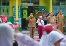 Bupati Siak Jadi Pembina Upacara di SDN 02