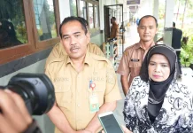 Sekda Siak Tinjau Pelaksanaan TKA SMPN Mempura