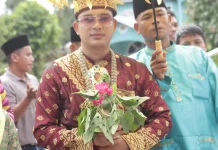 Tradisi Berarak Pengantin Laki-Laki Melayu Riau