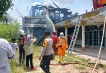Bangunan Kosong di Dumai Ludes Terbakar Siang Hari
