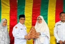 MAN 1 Bengkalis Gelar Tradisi Tepuk Tepung Tawar Calon Jamaah Haji 2026