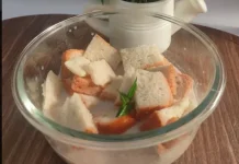 Nikmatnya Wedang Roti, Perpaduan Roti dan Kuah Santan Jahe