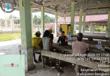 Babinsa Mandau Komunikasi Sosial di Kampung Pancasila