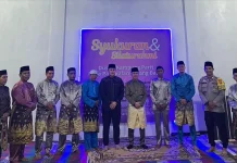 Warga Kampung Parit Gelar Syukuran Kemenangan Festival Lampu Colok