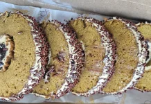 Bolu Roll Mocca Messes: Perpaduan Lembut, Manis, dan Aroma Kopi yang Menggoda