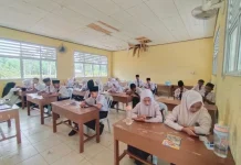 Hari Pertama Ujian Madrasah di MTsN 2 Bengkalis Berlangsung Tertib dan Khidmat