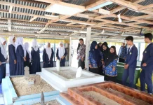 Harkitnas, MTsN 4 Bengkalis Ziarah ke Makam Ulama