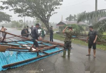 Puting Beliung di Desa Api-Api, SMPN 1 dan Rumah Warga Rusak Parah dan Listrik Padam