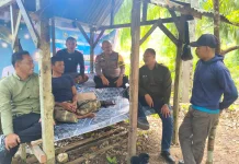 Bhabinkamtibmas Bantan Tengah Ajak Warga Buka Lahan Demi Ketahanan Pangan