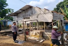 Polda Riau Bedah 13 Rumah Warga Sambut HUT Bhayangkara ke-80