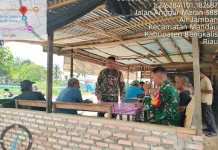 Babinsa Mandau Perkuat Wawasan Kebangsaan di Kampung Pancasila Warga