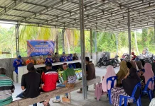 JALUR Ditpolairud Polda Riau Bagikan Sembako untuk Warga Pesisir Dumai
