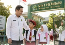 Kanwil Kemenag Riau Dukung Fleksibilitas ASN Antar Anak di Hari Pertama Sekolah