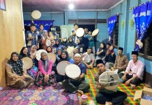 Mahasiswa Kukerta UNRI Berdampak Ikut Lestarikan Seni Kompang di Desa Jangkang
