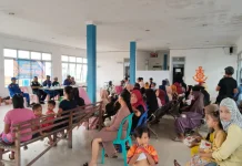 Program JALUR Ditpolairud Riau Salurkan Sembako untuk Warga Pesisir Inhil