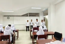 Monitoring Hari Pertama Pembelajaran Efektif di MTsN 1 Siak Kampus II Mempura