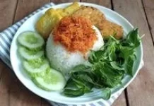 Nasi Ulam, Kuliner Betawi yang Kaya Cita Rasa dan Tradisi