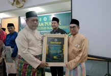 MUI Bengkalis Anugerahkan Mitra Bhakti Keagamaan kepada PT Bumi Laksamana Jaya