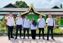 Sat Reskrim Polres Dumai Wujudkan Green Policing Melalui Penanaman Pohon di MTsN 1