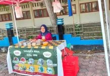 Sarapan Murah Junita Raup Omzet Jutaan Setiap Hari