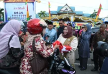 Kesbangpol Bengkalis Galang Ratusan Bendera Merah Putih untuk Warga