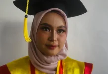 Lulusan Pemuncak IPK 3,93, Suriyana Buktikan Anak Petani Mampu Berprestasi