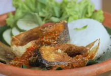 Ikan Patin Goreng Marinasi Sambal Rampai, Gurih Renyah dengan Sambal Khas Lampung