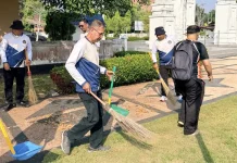 Sambut HUT RI ke-81, Lapas Bengkalis Bersihkan Makam Pahlawan