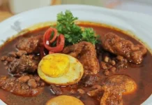 Brongkos Campur, Sajian Gurih Berkuah dengan Cita Rasa Khas