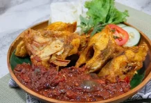 Ikan Nila Goreng Marinasi dengan Sambal Terong Rebus