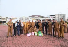 Sekda Bengkalis Serahkan Hadiah Lomba Semarak Kemerdekaan