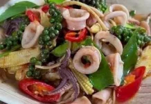 Pad Cha Talay, Tumis Seafood Pedas Aromatik Khas Thailand