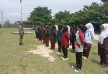 Babinsa Mandau Perkuat Wawasan Kebangsaan Kampung Pancasila